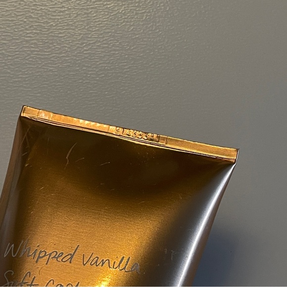 Victoria’s Secret Bare Vanilla Body Lotion 236ml - Picture 3 of 3